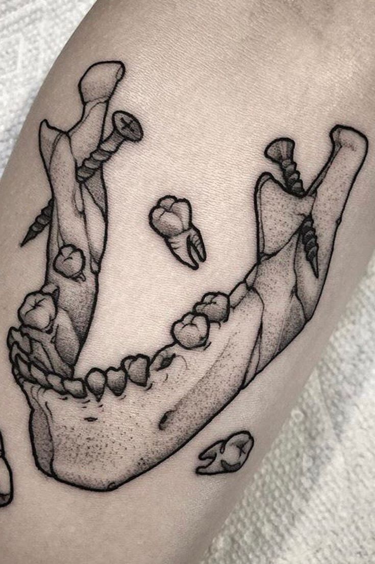 113 Anatomical Heart Tattoos That Reflect Your Emotions